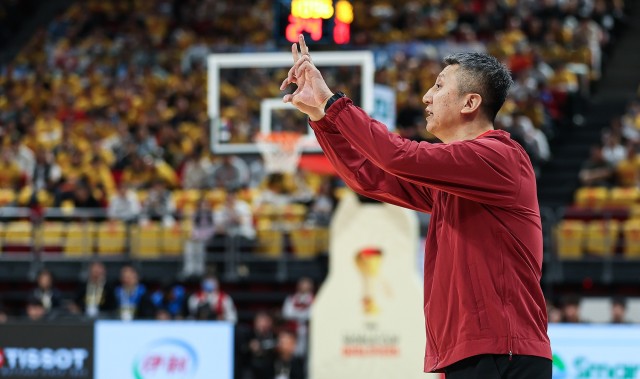 二四六天天好彩资料-记者：老球迷总感叹“黄金一代”的辉煌 如今年轻男篮正续写传奇